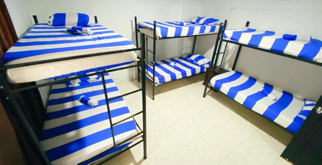 Tiger Hostel Medellin Bagian luar foto