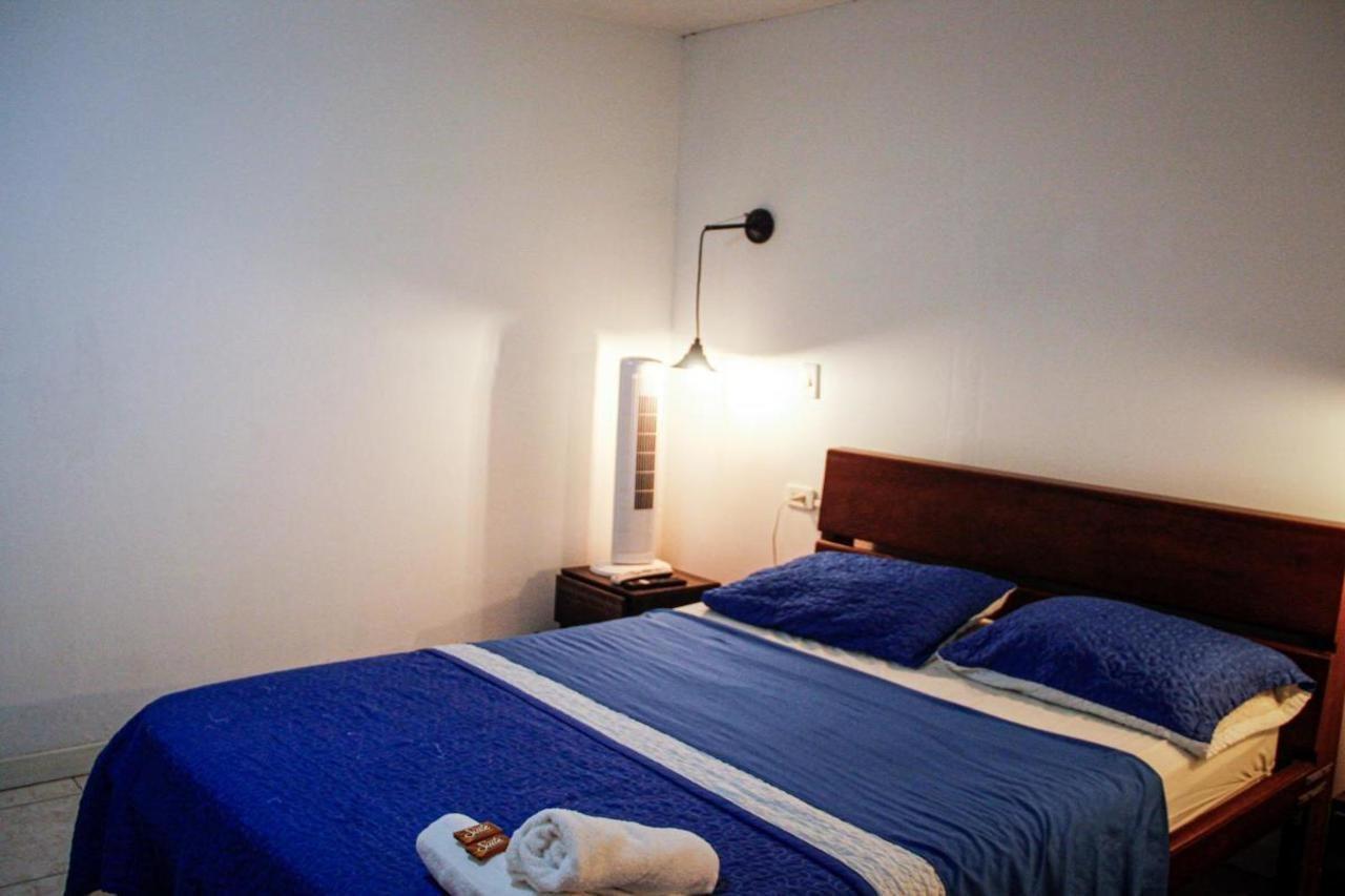 Tiger Hostel Medellin Bagian luar foto