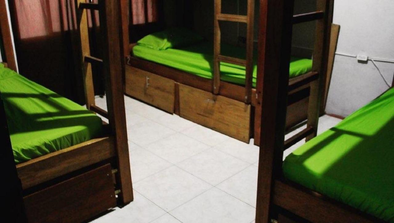 Tiger Hostel Medellin Bagian luar foto